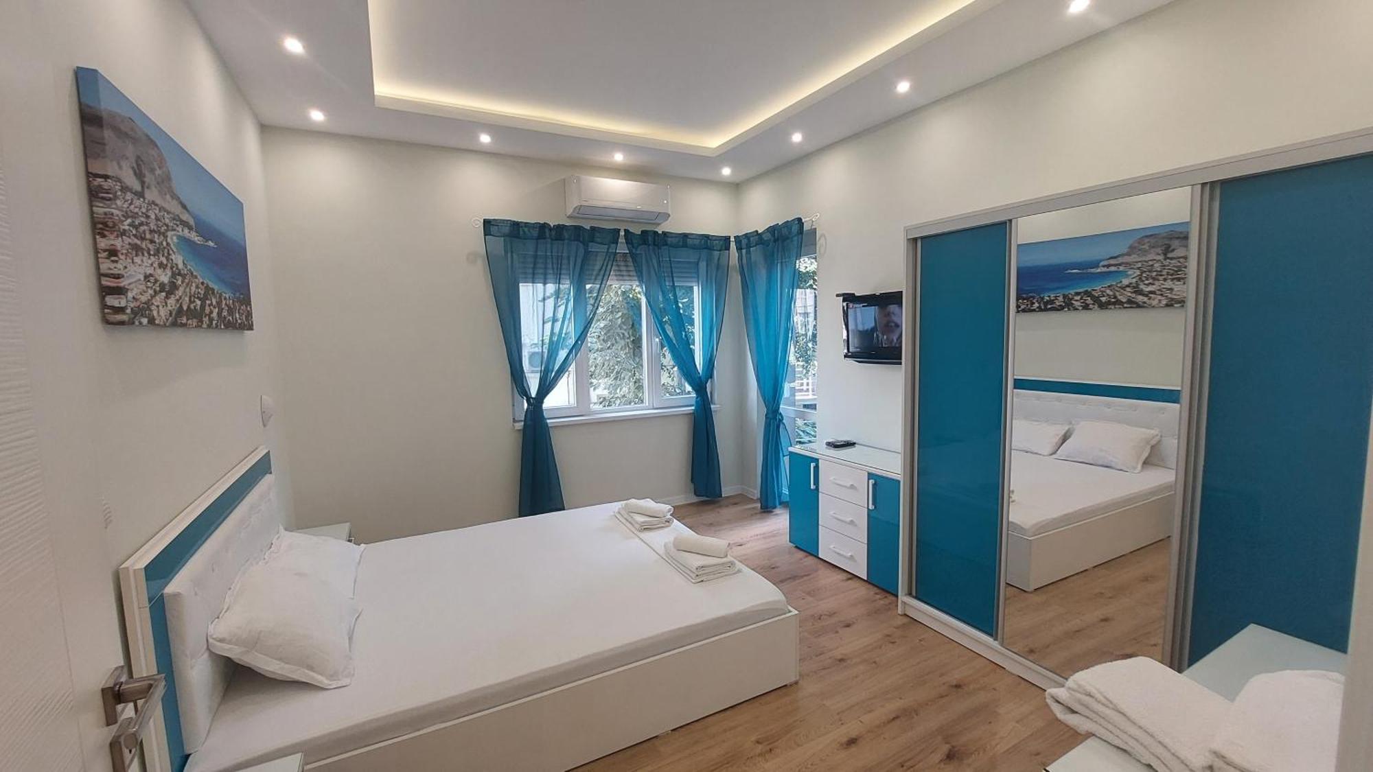 Апартамент Pink & Blue - 2Bdr With Balcony - Wi-Fi Varna Exterior photo